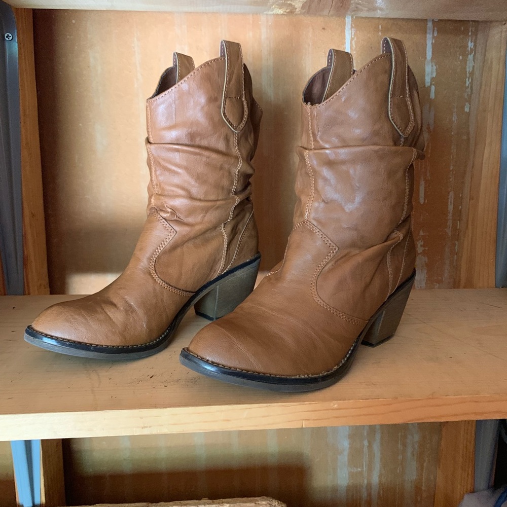 Brooks boots